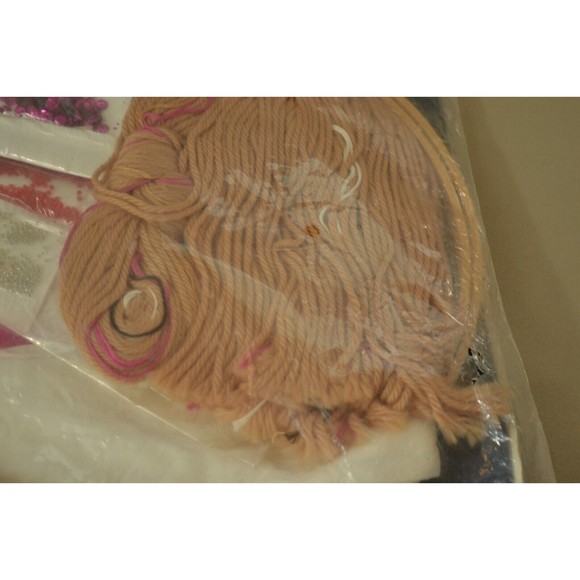 Bucilla Gallery of Stitches: Hoopies Broadway Actress #32293 Soft Hoop Sculpture - Picture 6 of 7